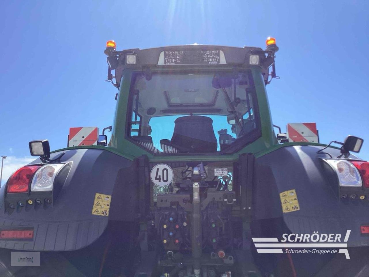 Traktor des Typs Fendt 824 VARIO S4 PROFI PLUS, Gebrauchtmaschine in Lastrup (Bild 11)