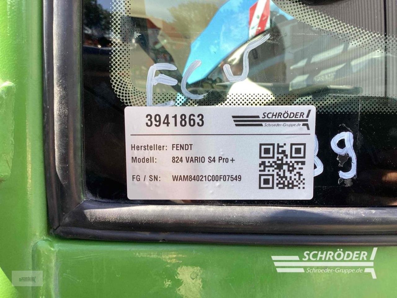 Traktor des Typs Fendt 824 VARIO S4 PROFI PLUS, Gebrauchtmaschine in Lastrup (Bild 12)