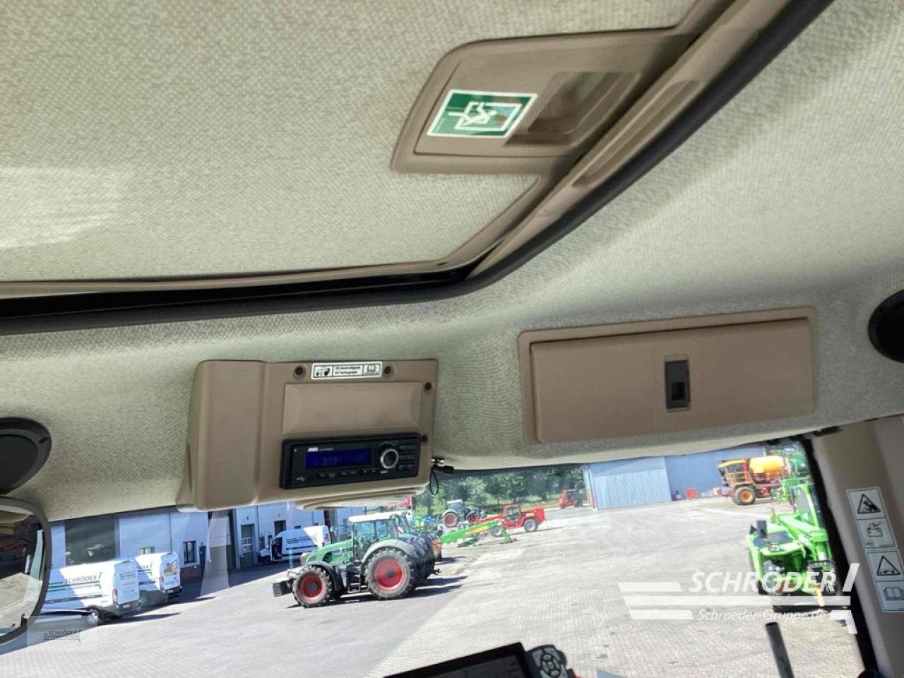 Traktor des Typs Fendt 824 VARIO S4 PROFI PLUS, Gebrauchtmaschine in Lastrup (Bild 21)