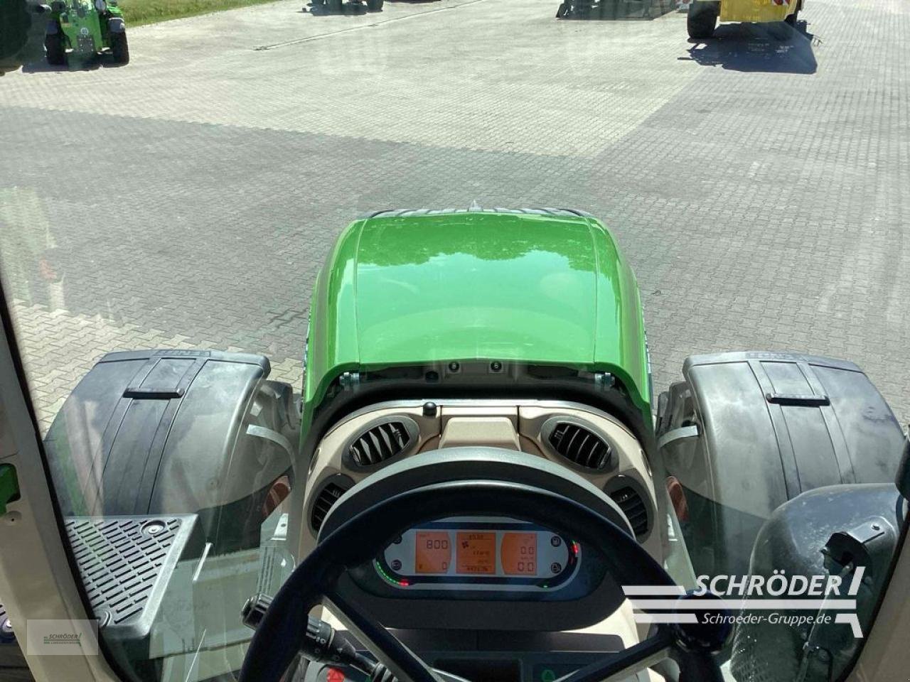 Traktor des Typs Fendt 824 VARIO S4 PROFI PLUS, Gebrauchtmaschine in Lastrup (Bild 23)