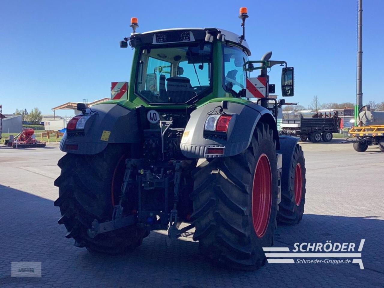 Traktor типа Fendt 824 VARIO S4 PROFI PLUS, Gebrauchtmaschine в Lastrup (Фотография 12)