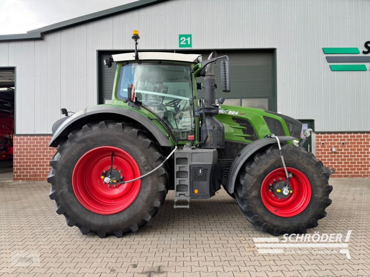 Traktor del tipo Fendt 824 VARIO S4 PROFI PLUS, Gebrauchtmaschine en Twistringen (Imagen 2)
