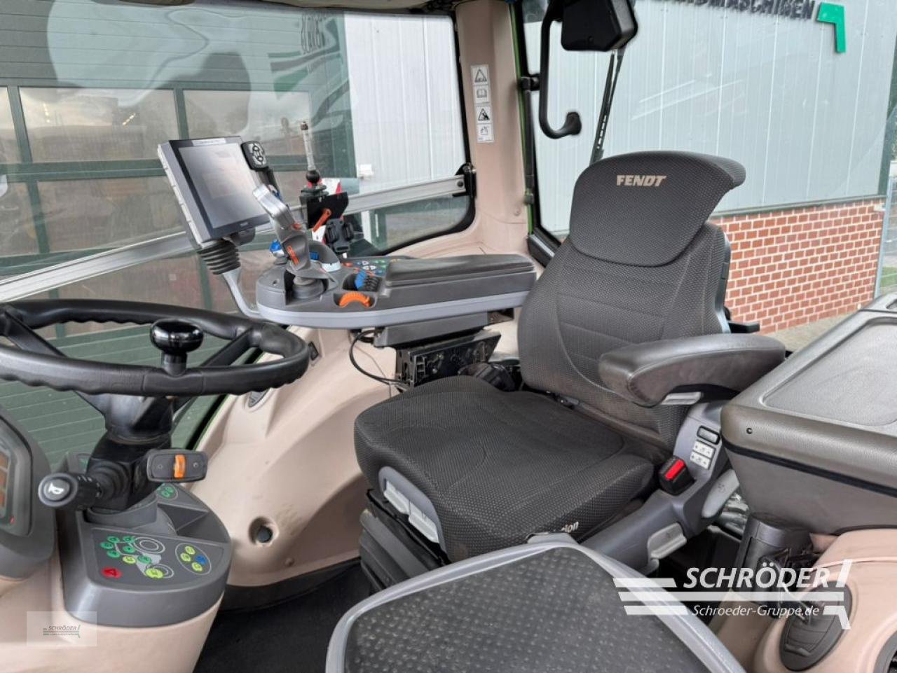 Traktor del tipo Fendt 824 VARIO S4 PROFI PLUS, Gebrauchtmaschine en Twistringen (Imagen 18)