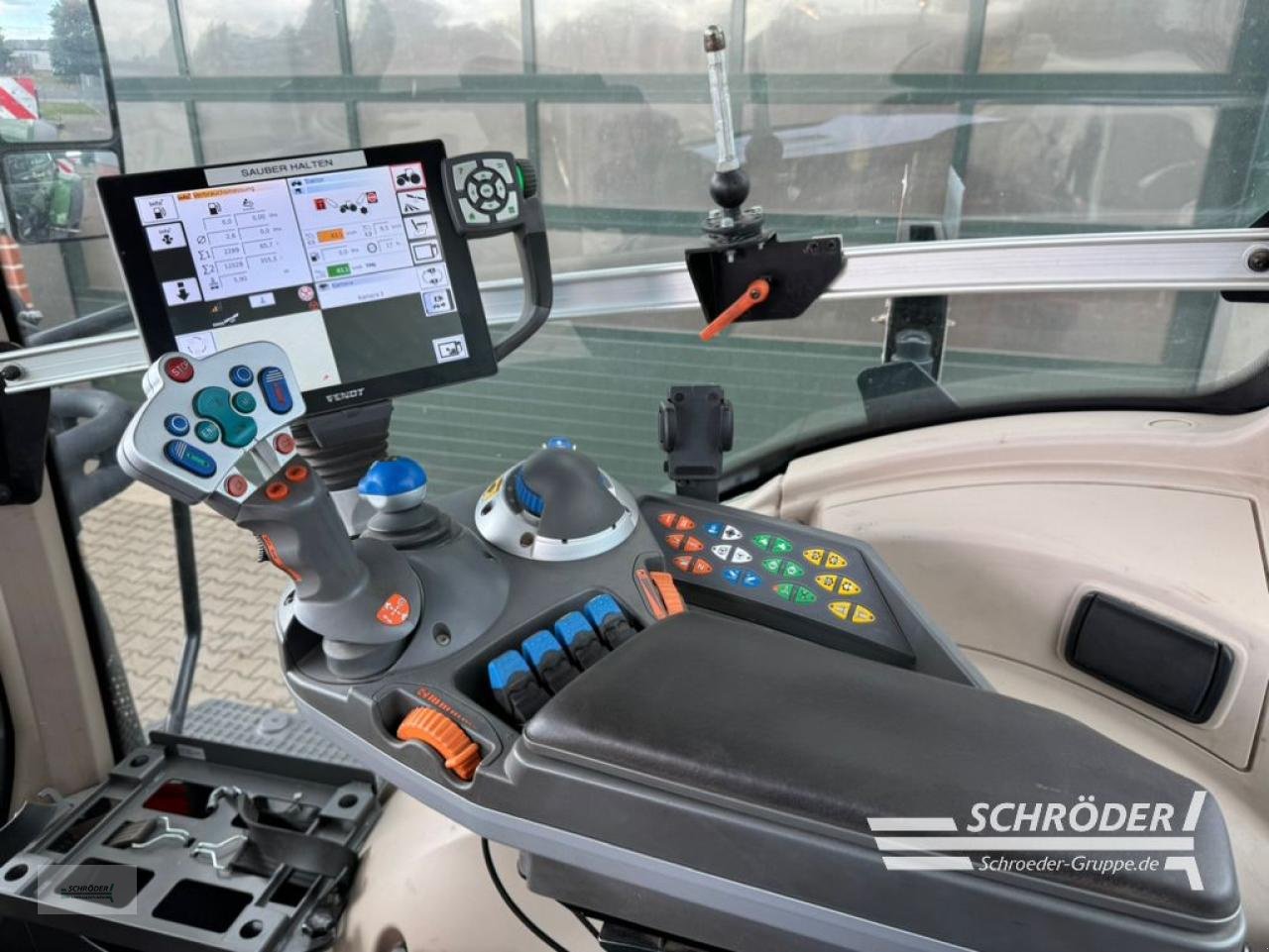 Traktor del tipo Fendt 824 VARIO S4 PROFI PLUS, Gebrauchtmaschine en Twistringen (Imagen 20)