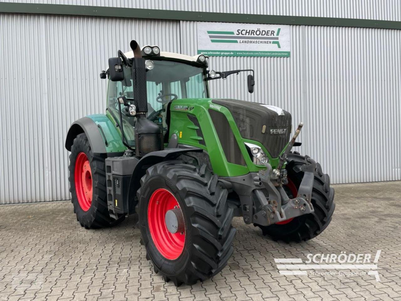 Traktor des Typs Fendt 824 VARIO S4 PROFI PLUS, Gebrauchtmaschine in Wildeshausen (Bild 1)