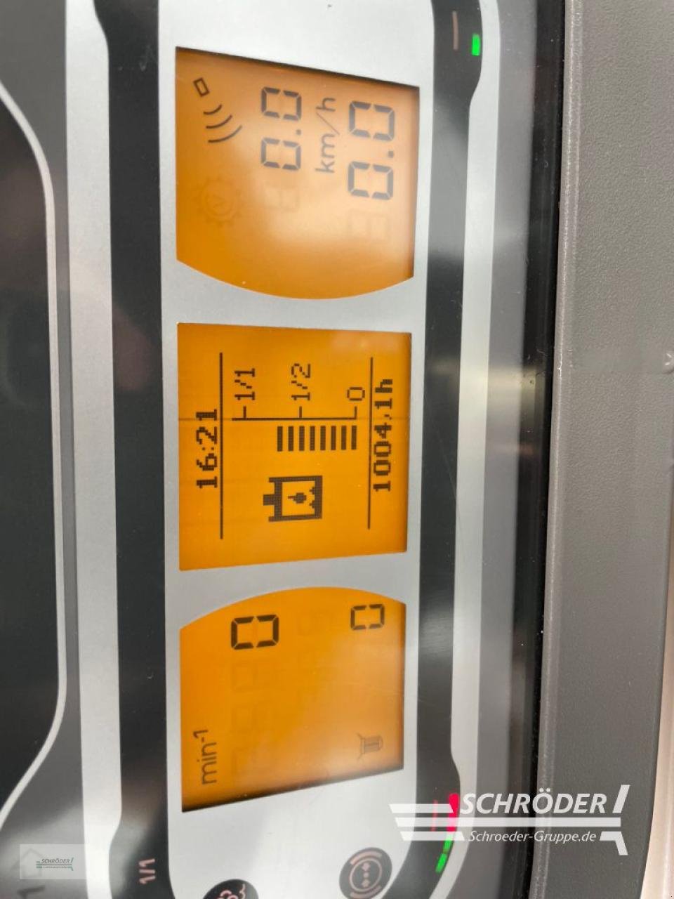 Traktor des Typs Fendt 824 VARIO S4 PROFI PLUS, Gebrauchtmaschine in Wildeshausen (Bild 19)