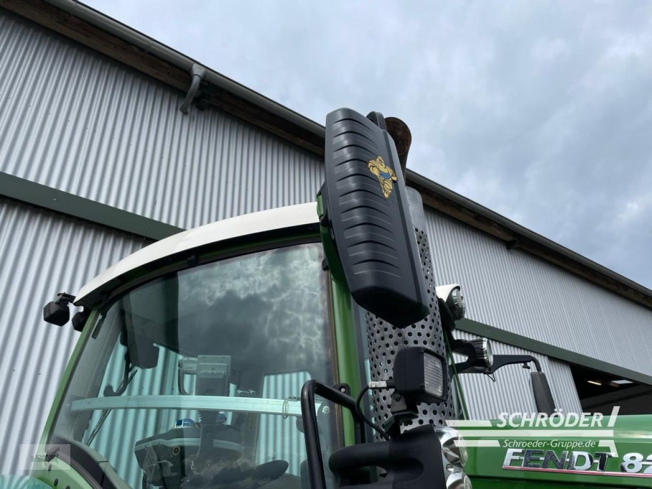 Traktor of the type Fendt 824 VARIO S4 PROFI, Gebrauchtmaschine in Wildeshausen (Picture 2)