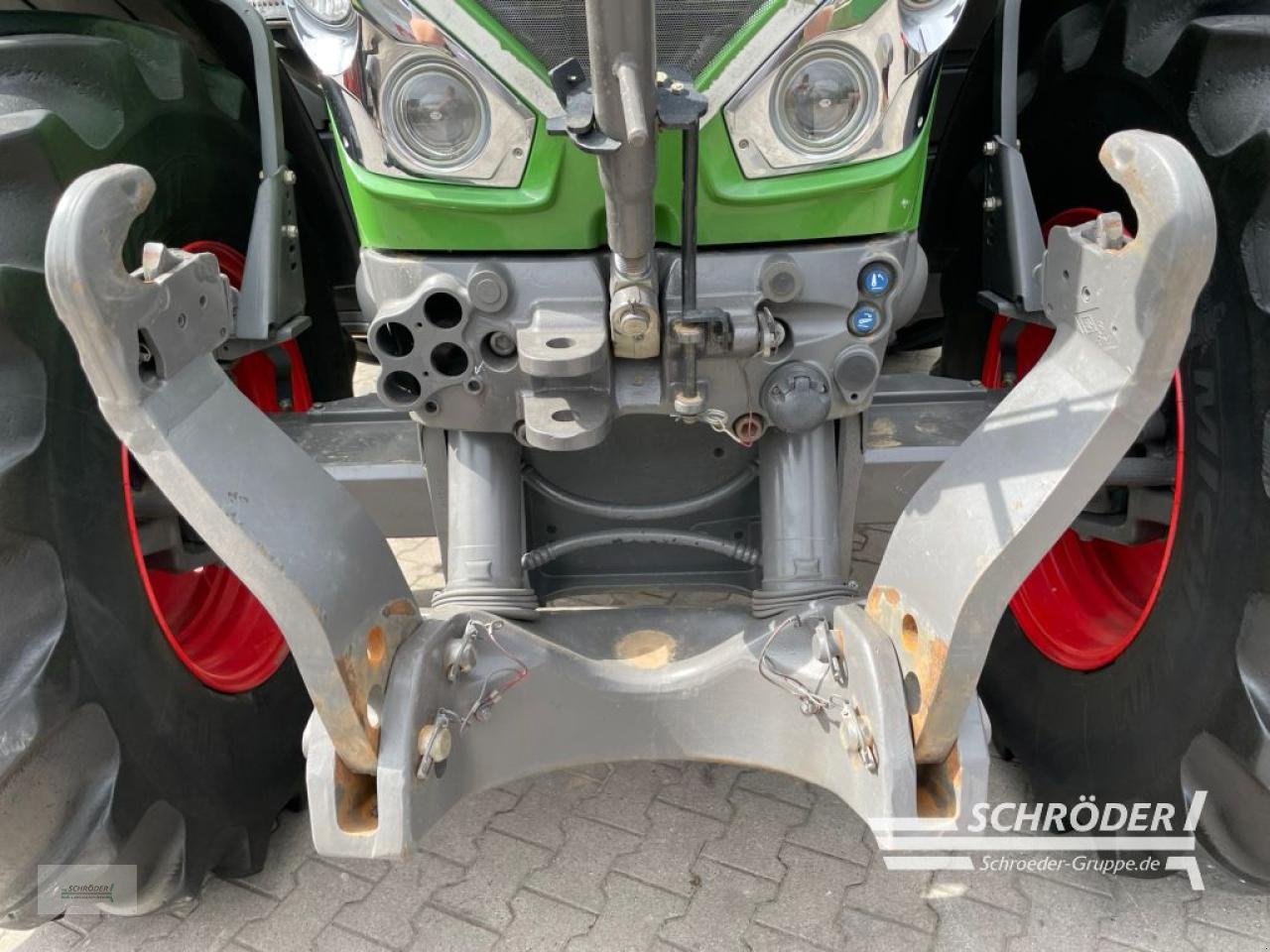 Traktor of the type Fendt 824 VARIO S4 PROFI, Gebrauchtmaschine in Wildeshausen (Picture 11)