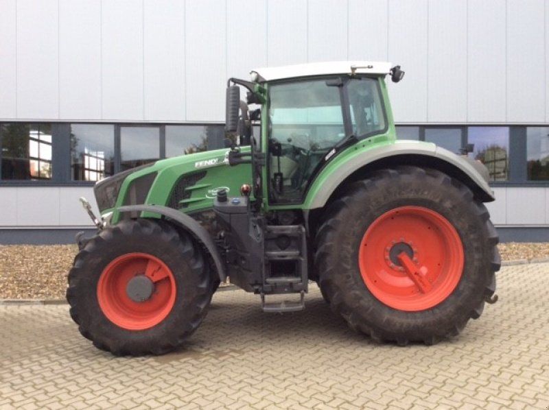 Traktor des Typs Fendt 824 Vario S4 Profi, Gebrauchtmaschine in Gadenstedt (Bild 2)