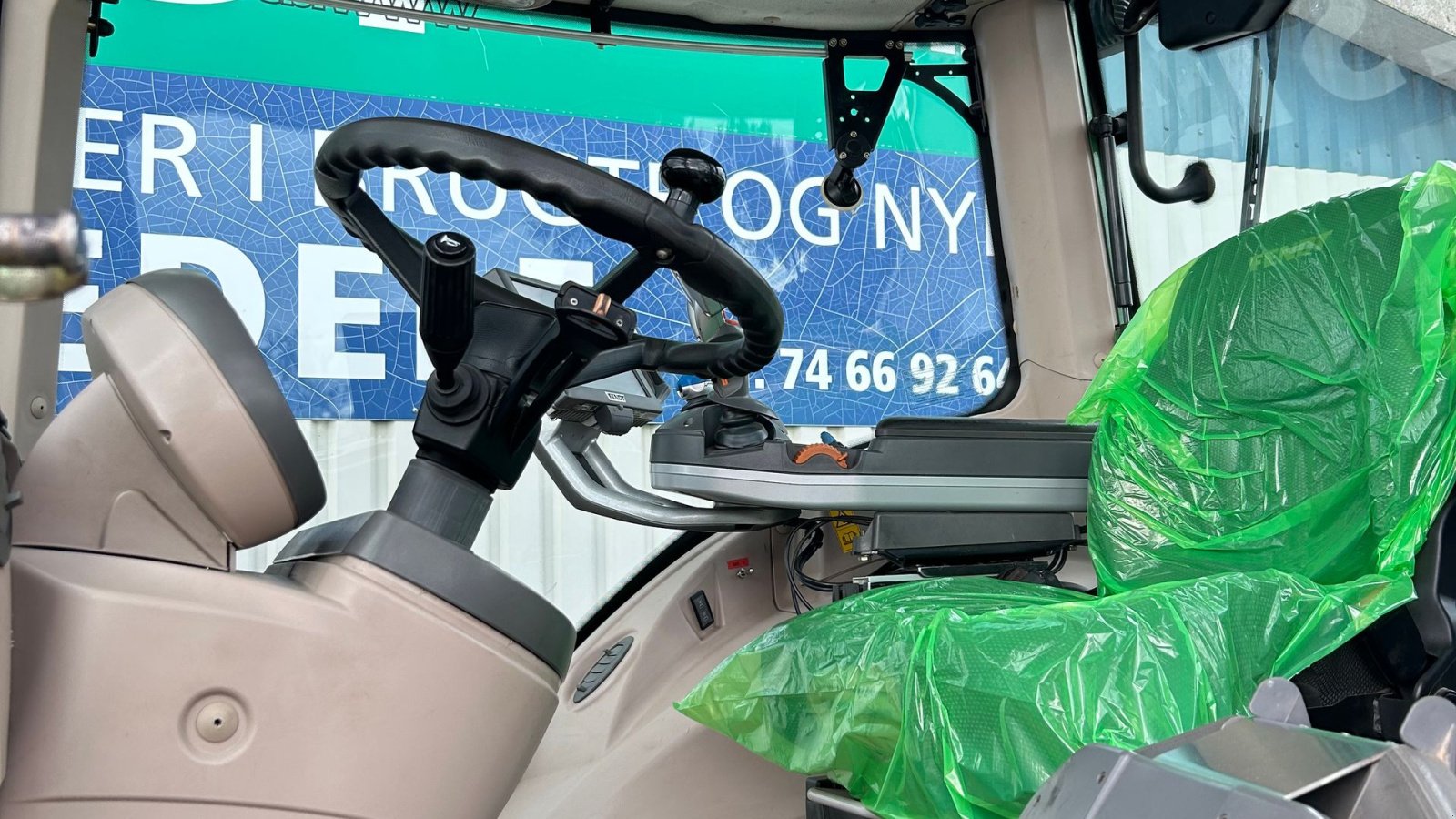 Traktor tipa Fendt 824 Vario SCR Profi Med Q88 Frontlæsser, Gebrauchtmaschine u Rødekro (Slika 12)