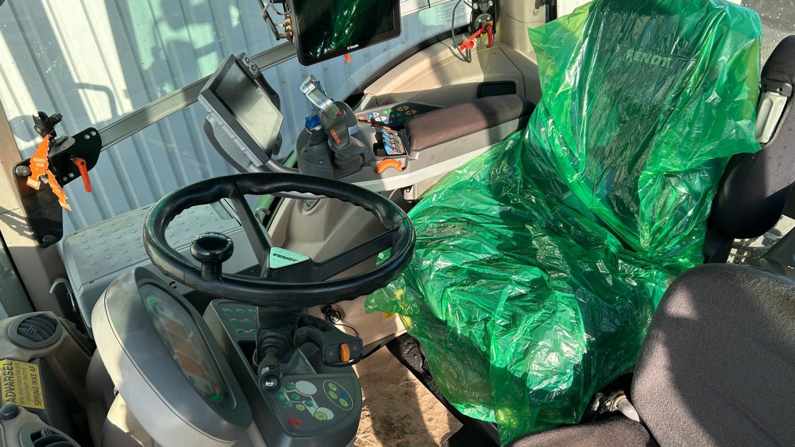 Traktor za tip Fendt 824 Vario SCR Profi Plus Med Trimble RTK GPS + Front PTO, Gebrauchtmaschine u Rødekro (Slika 13)