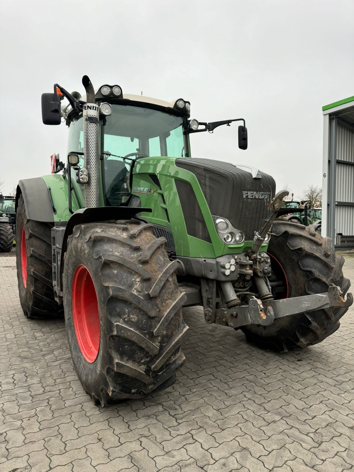 Traktor типа Fendt 824 Vario SCR Profi Plus, Gebrauchtmaschine в Süderlügum (Фотография 1)