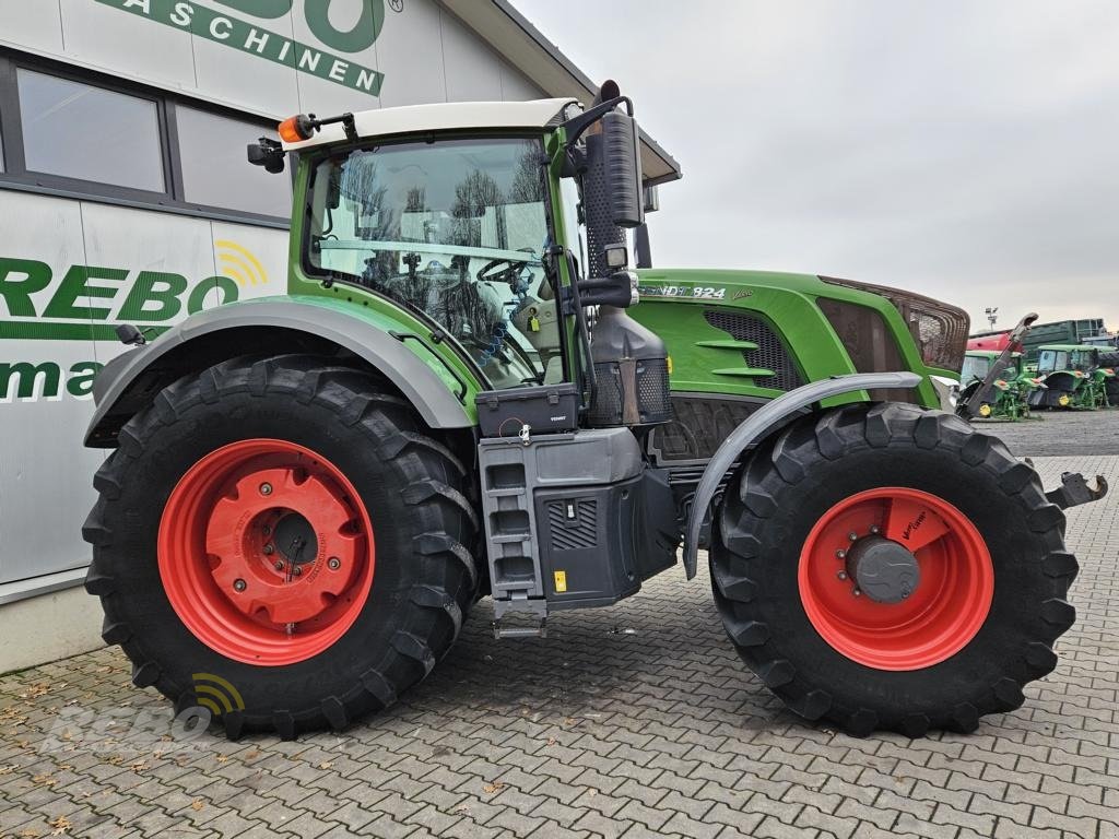 Traktor от тип Fendt 824, Gebrauchtmaschine в Neuenkirchen-Vörden (Снимка 4)