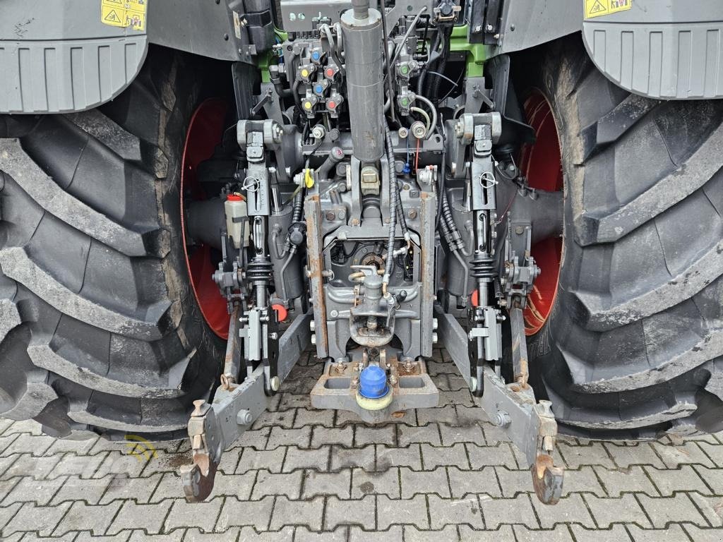 Traktor от тип Fendt 824, Gebrauchtmaschine в Neuenkirchen-Vörden (Снимка 7)