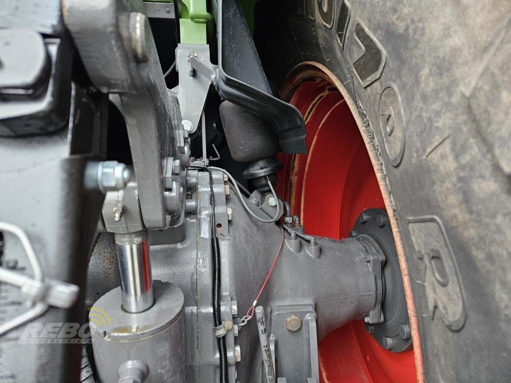 Traktor от тип Fendt 824, Gebrauchtmaschine в Neuenkirchen-Vörden (Снимка 9)