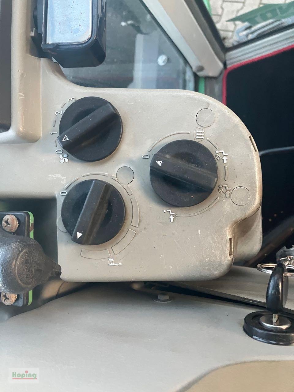 Traktor типа Fendt 824, Gebrauchtmaschine в Bakum (Фотография 18)