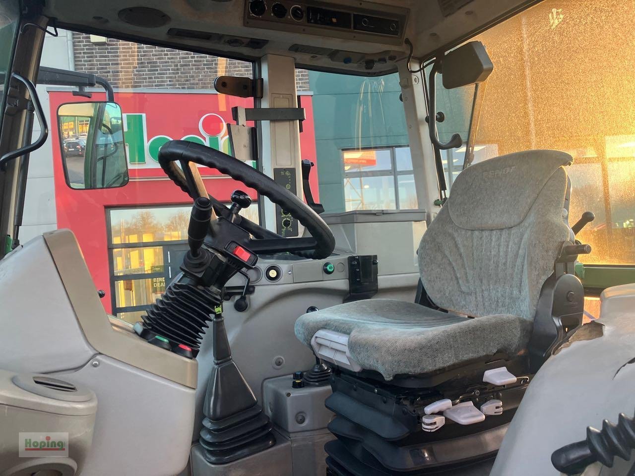 Traktor типа Fendt 824, Gebrauchtmaschine в Bakum (Фотография 13)