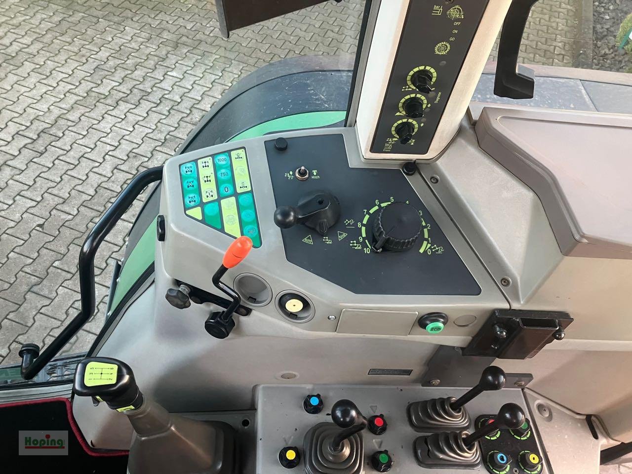 Traktor типа Fendt 824, Gebrauchtmaschine в Bakum (Фотография 15)