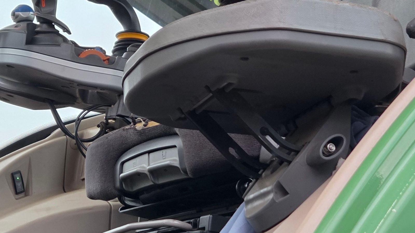 Traktor типа Fendt 826 Frontlift og frontPTO, Gebrauchtmaschine в Lintrup (Фотография 4)