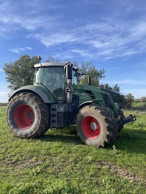 Traktor типа Fendt 826 PROFI PLUS, Gebrauchtmaschine в PEYROLE (Фотография 2)