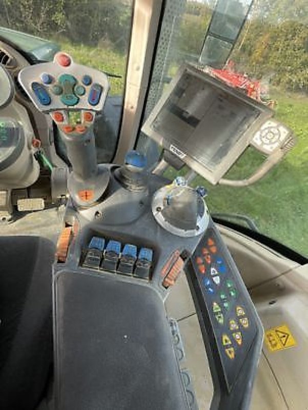 Traktor типа Fendt 826 PROFI PLUS, Gebrauchtmaschine в PEYROLE (Фотография 6)