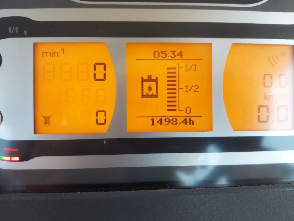 Traktor του τύπου Fendt 826 S4 PROFI +, Gebrauchtmaschine σε CHEVILLON  (MAIZEROY) (Φωτογραφία 9)