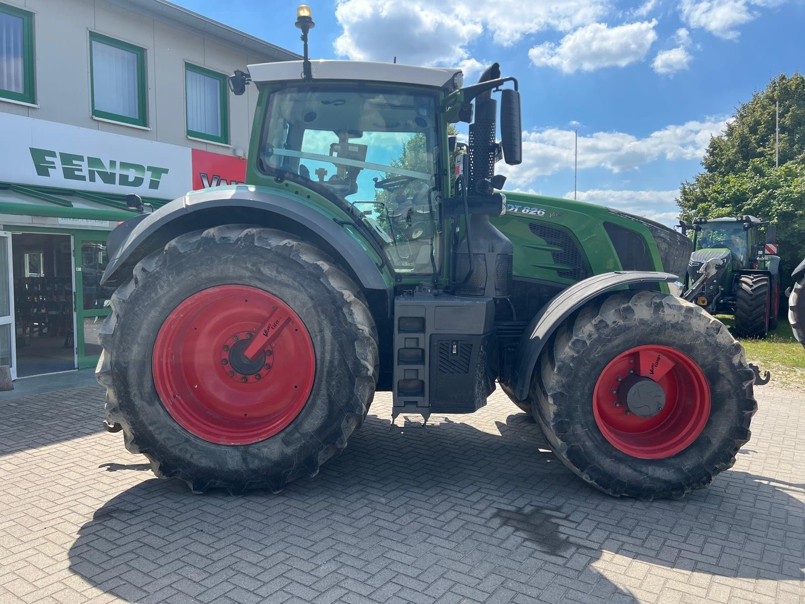 Traktor des Typs Fendt 826 S4, Gebrauchtmaschine in Kruckow (Bild 2)