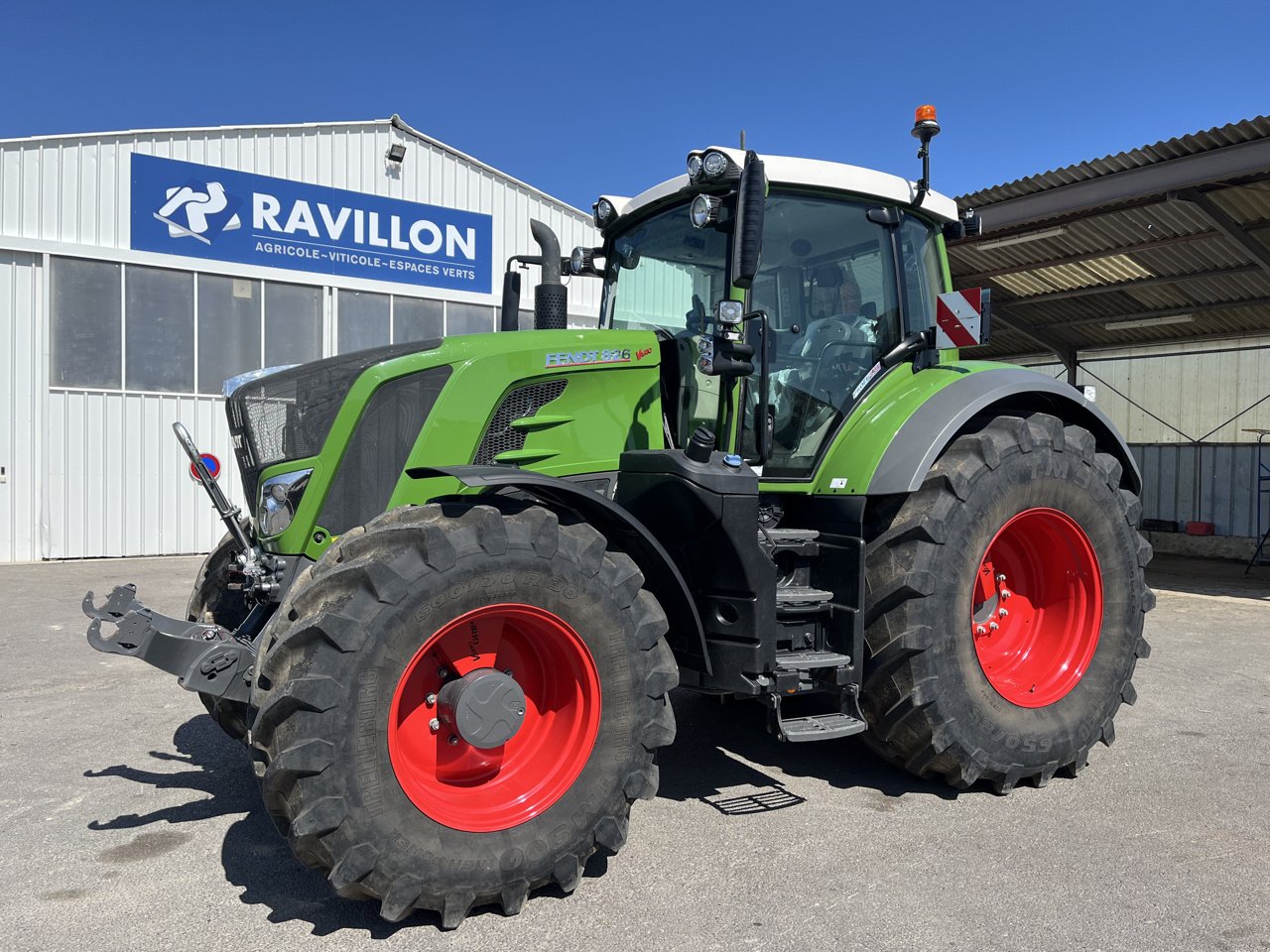 Traktor des Typs Fendt 826 VARIO PROFI +, Gebrauchtmaschine in VERT TOULON (Bild 1)