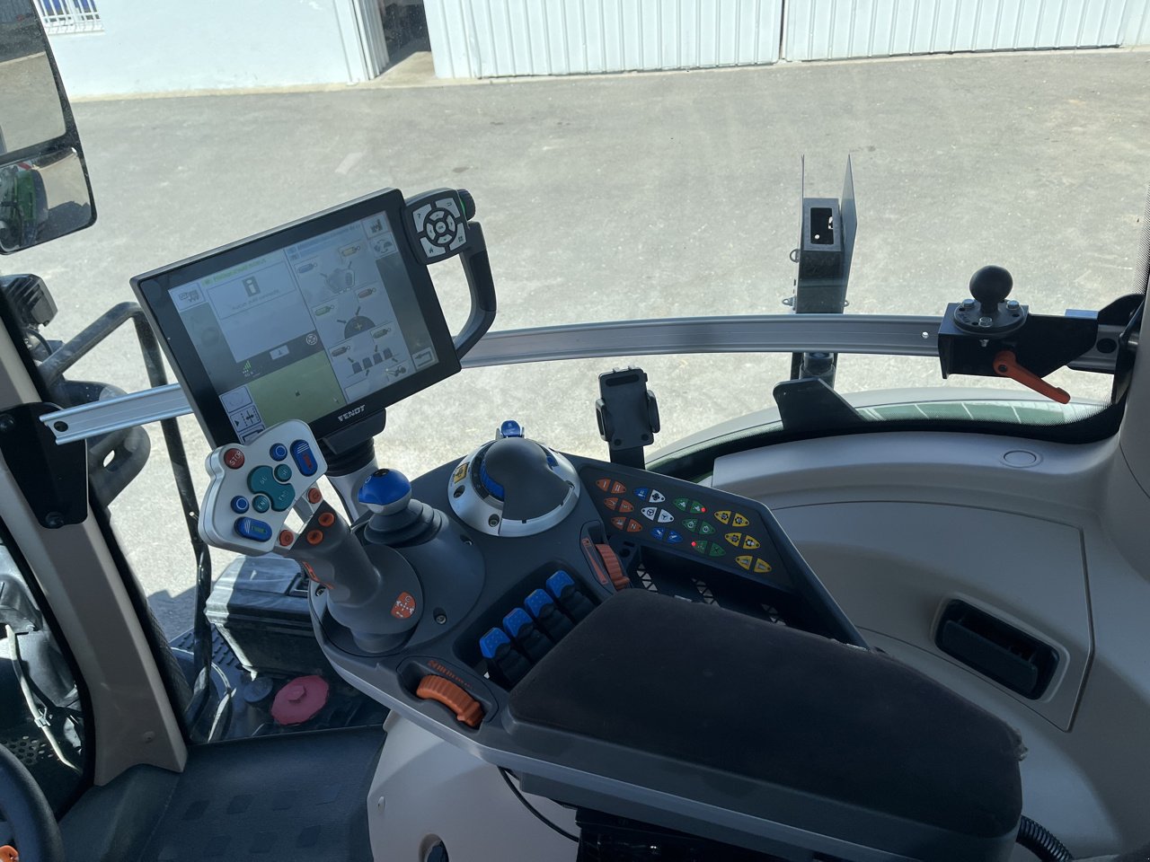 Traktor des Typs Fendt 826 VARIO PROFI +, Gebrauchtmaschine in VERT TOULON (Bild 2)