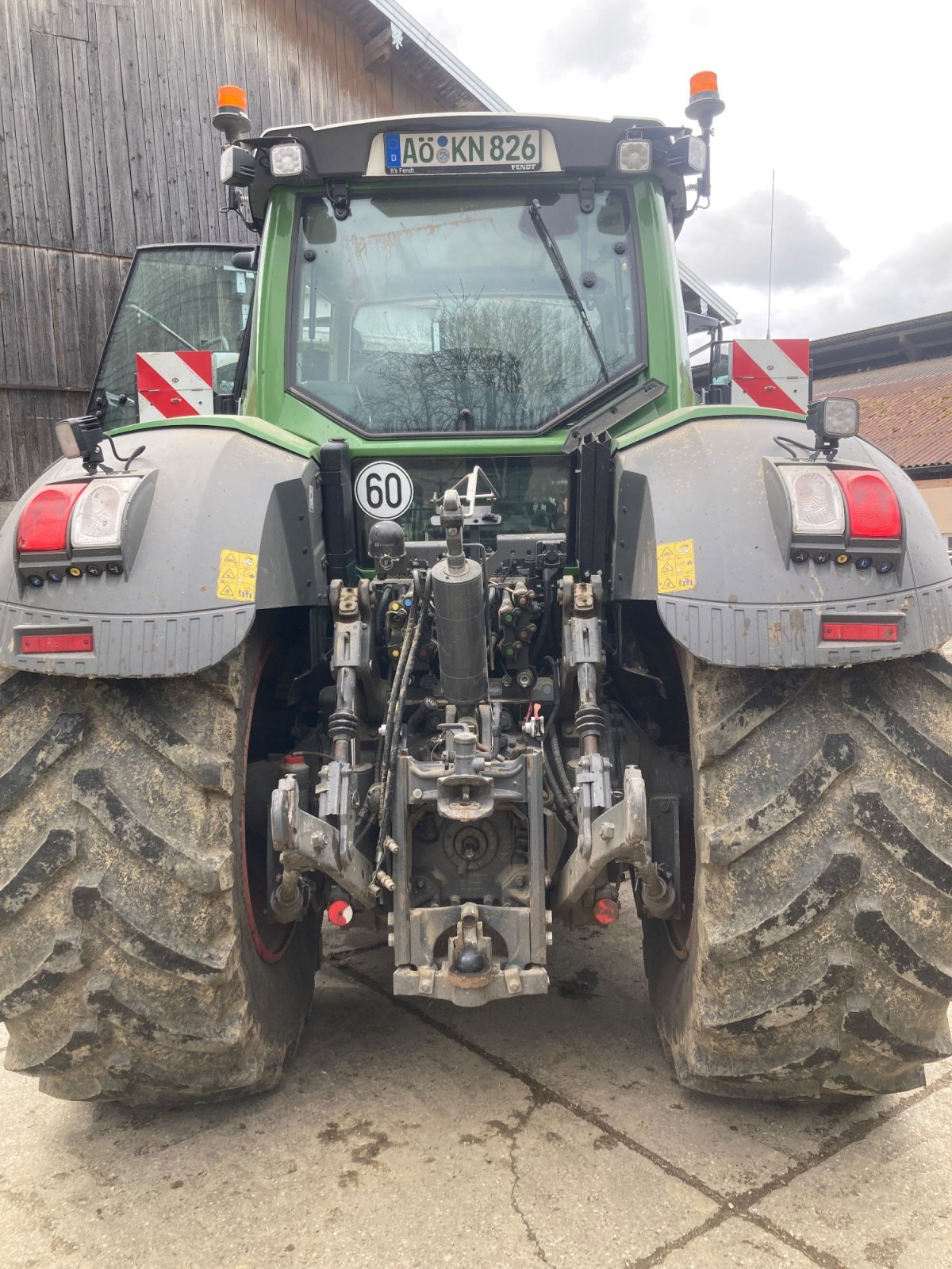 Traktor des Typs Fendt 826 Vario ProfiPlus, Gebrauchtmaschine in Tyrlaching (Bild 2)