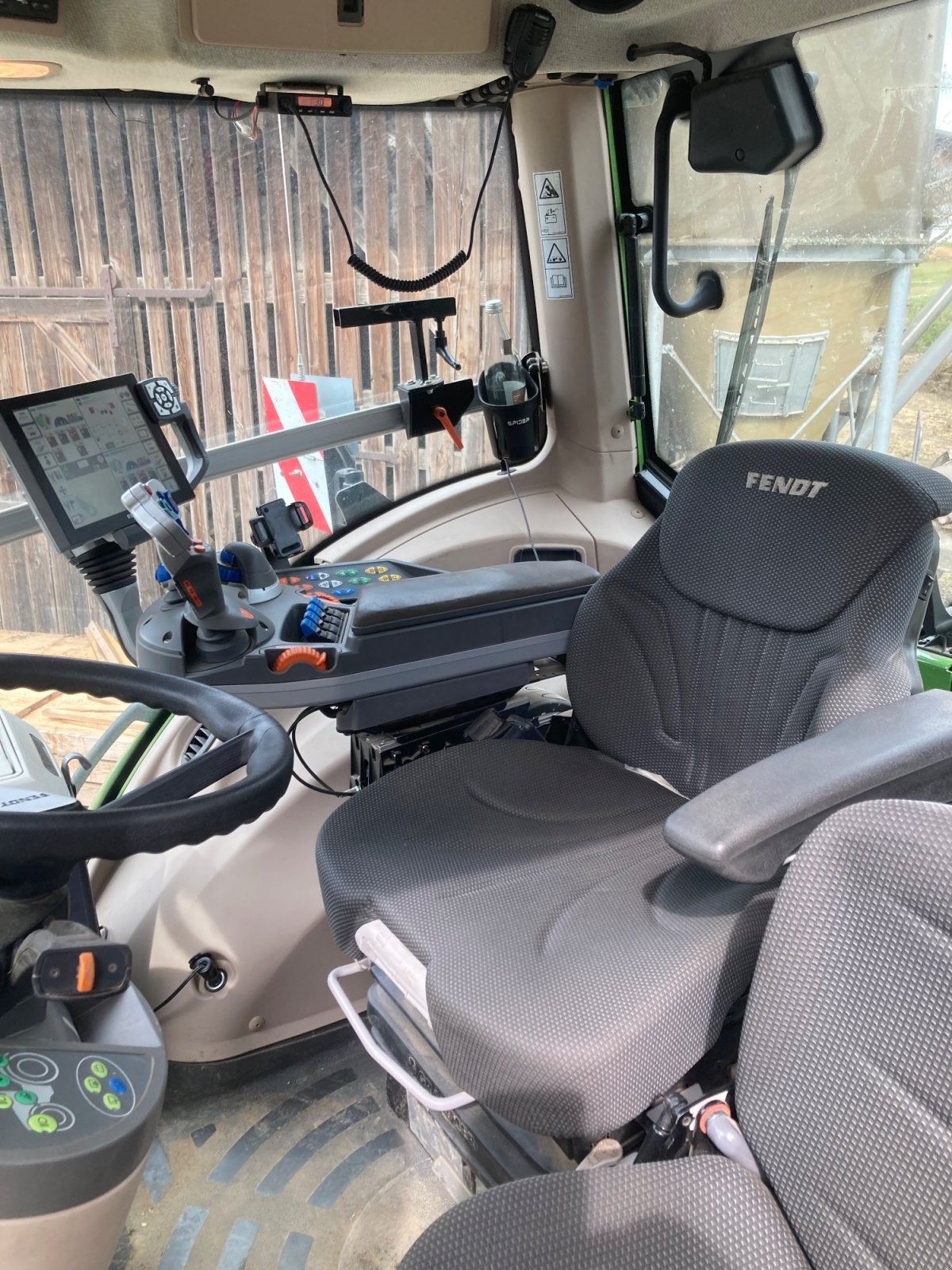 Traktor des Typs Fendt 826 Vario ProfiPlus, Gebrauchtmaschine in Tyrlaching (Bild 3)