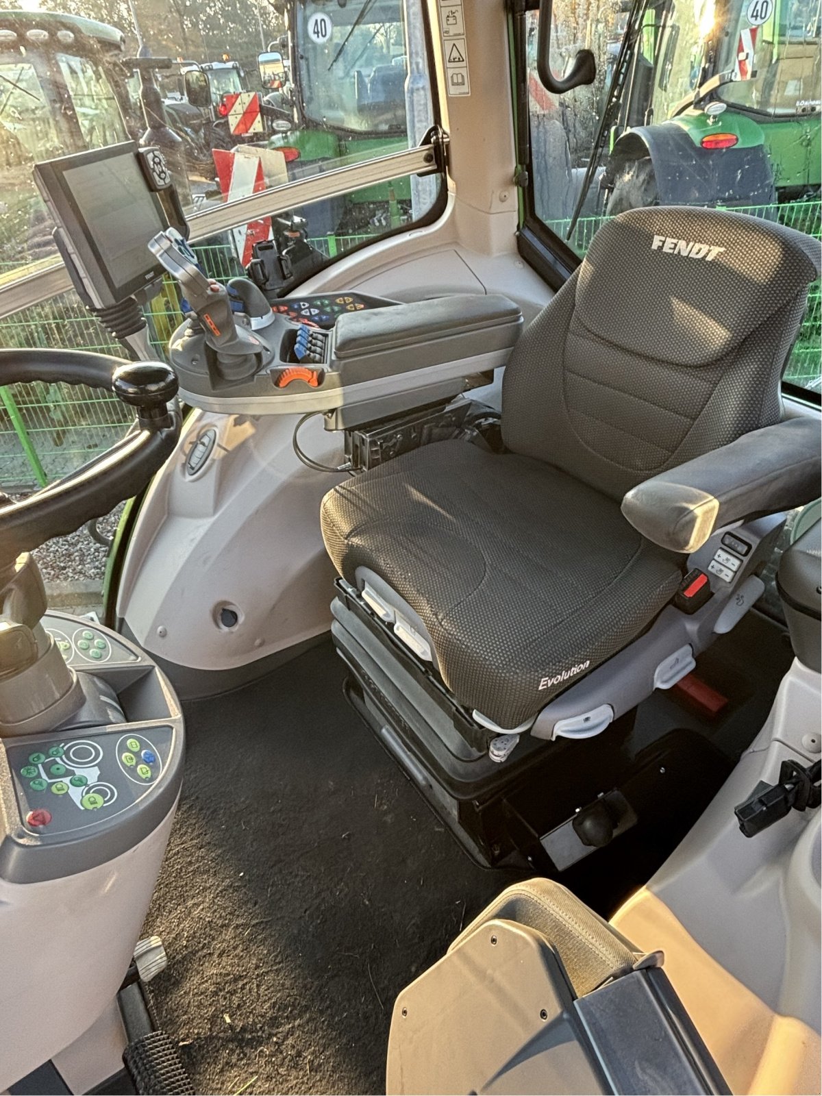 Traktor типа Fendt 826 Vario S4 ProfiPlus, Gebrauchtmaschine в Bad Oldesloe (Фотография 5)