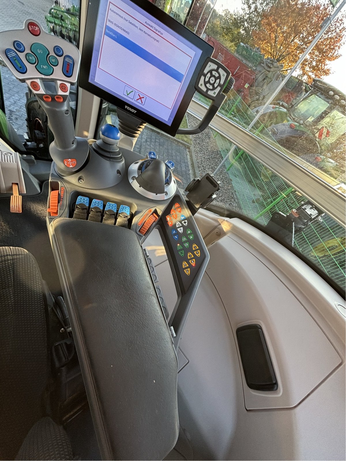 Traktor типа Fendt 826 Vario S4 ProfiPlus, Gebrauchtmaschine в Bad Oldesloe (Фотография 6)