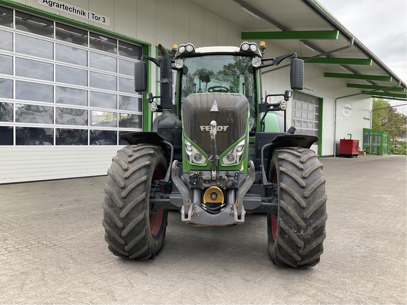 Traktor des Typs Fendt 826 Vario S4, Gebrauchtmaschine in Goldberg (Bild 2)