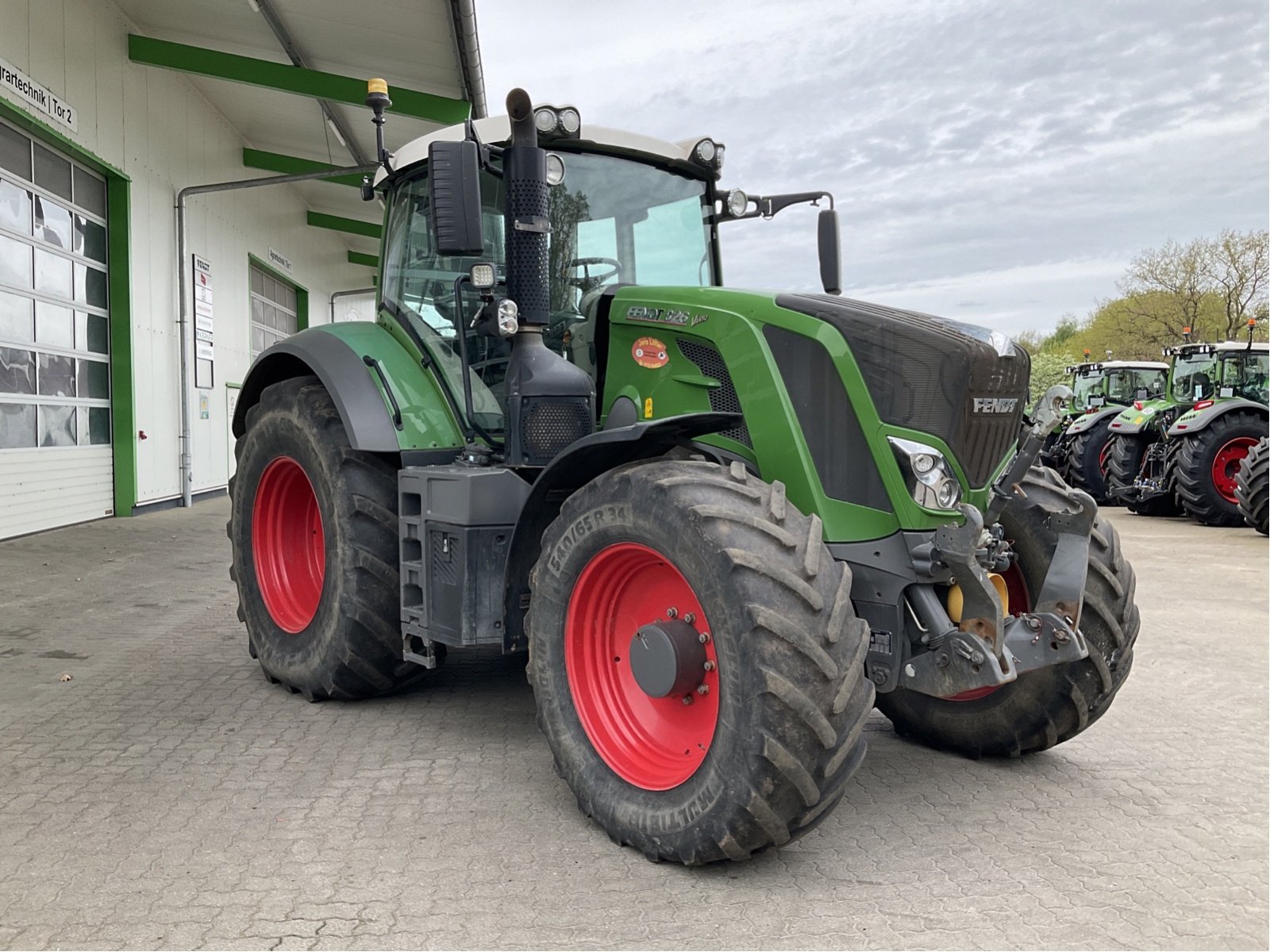 Traktor des Typs Fendt 826 Vario S4, Gebrauchtmaschine in Goldberg (Bild 3)