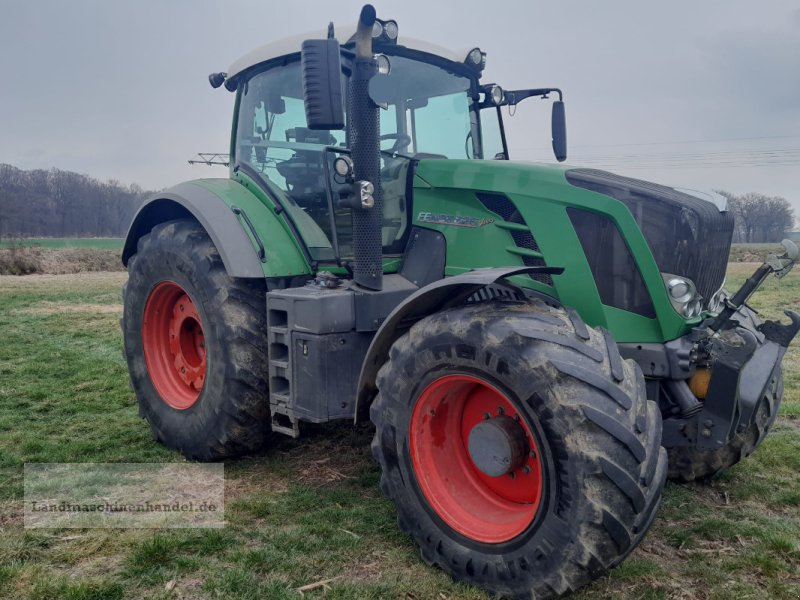 Fendt 826 Vario, Neumaschine, Baujahr: 2014, Betriebsstunden: 9100 Stunden (Bild 1) Traktor des Typs Fendt 826 Vario, Neumaschine in Burg/Spreewald (Bild 1)