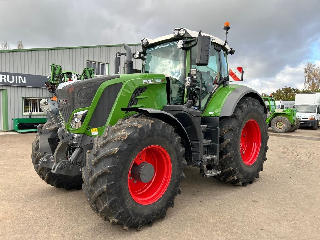 Traktor του τύπου Fendt 826 VARIO, Gebrauchtmaschine σε CERISIERS (Φωτογραφία 3)