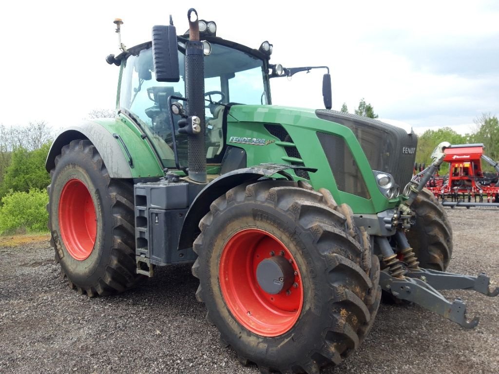Traktor des Typs Fendt 828 PROFI +, Gebrauchtmaschine in CHEVILLON  (MAIZEROY) (Bild 2)