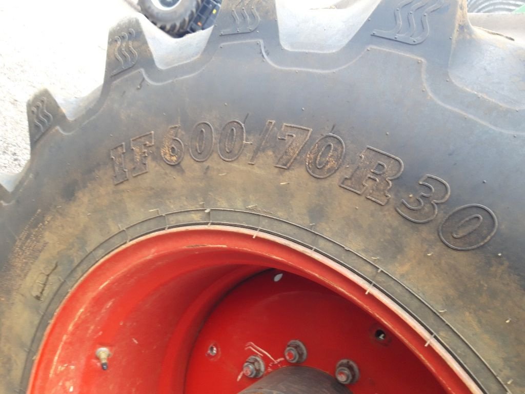 Traktor tipa Fendt 828 PROFI +, Gebrauchtmaschine u CHEVILLON  (MAIZEROY) (Slika 9)