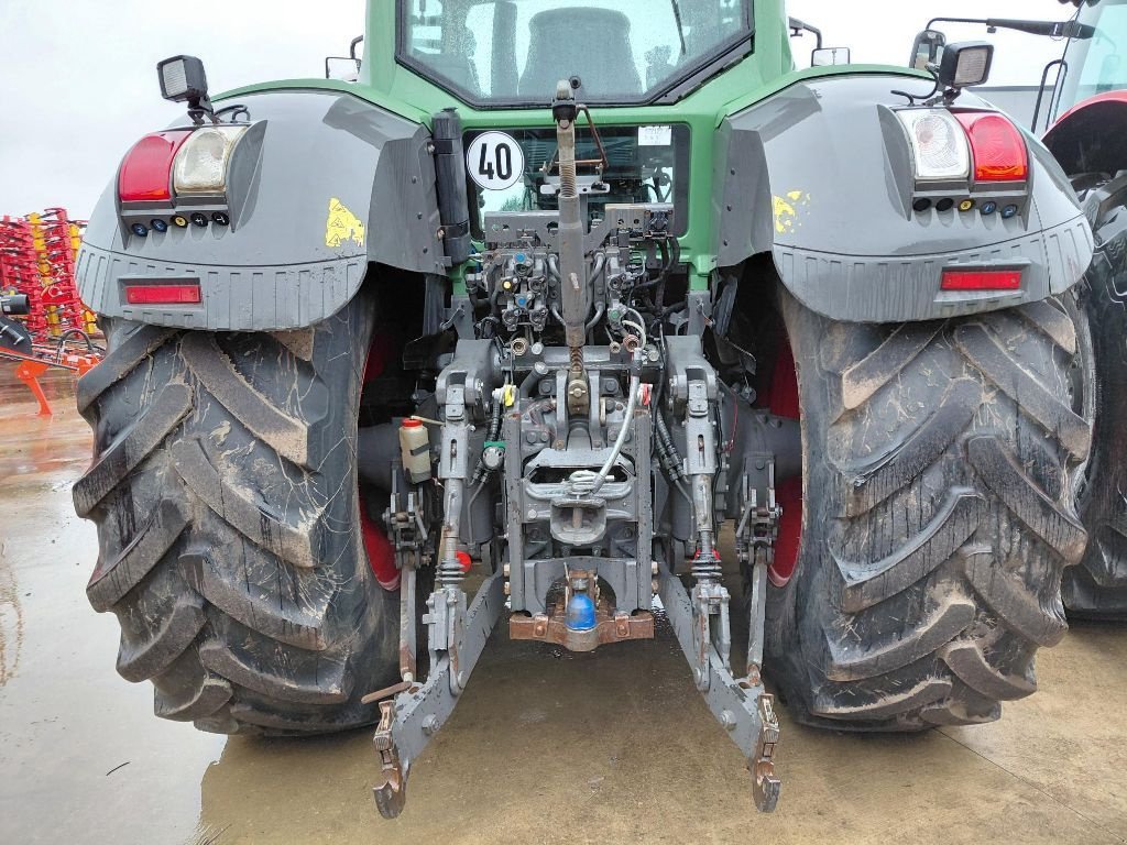 Traktor типа Fendt 828 PROFI +, Gebrauchtmaschine в CHEVILLON  (MAIZEROY) (Фотография 5)