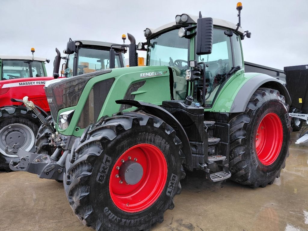 Traktor типа Fendt 828 PROFI +, Gebrauchtmaschine в CHEVILLON  (MAIZEROY) (Фотография 1)