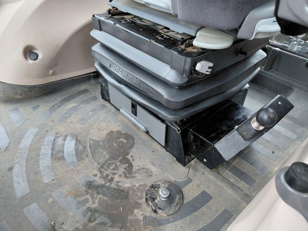 Traktor типа Fendt 828 PROFI +, Gebrauchtmaschine в CHEVILLON  (MAIZEROY) (Фотография 10)