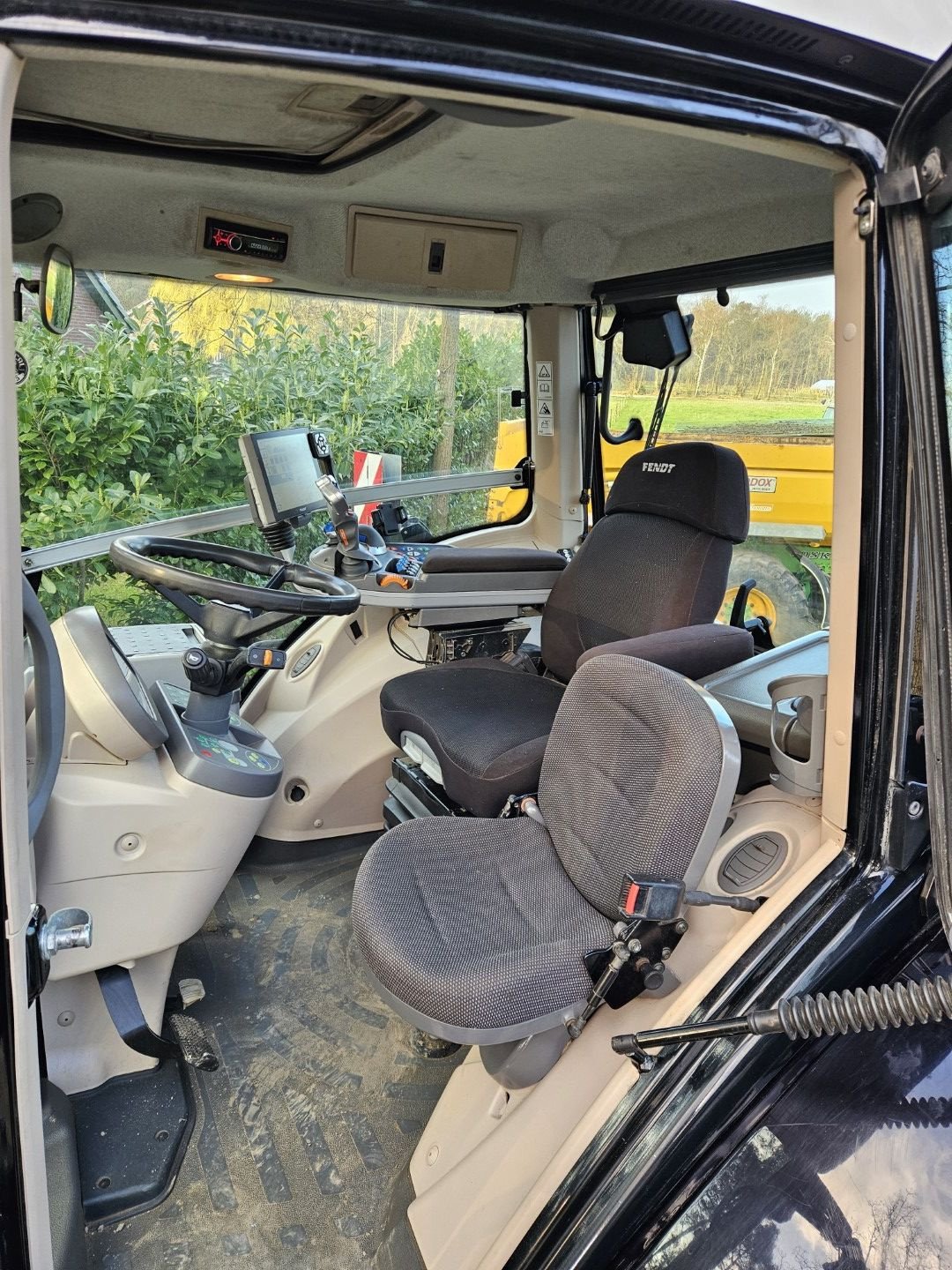 Traktor typu Fendt 828 S4 NEW ENGINE VarioGrip 824, Gebrauchtmaschine w Bergen op Zoom (Zdjęcie 10)