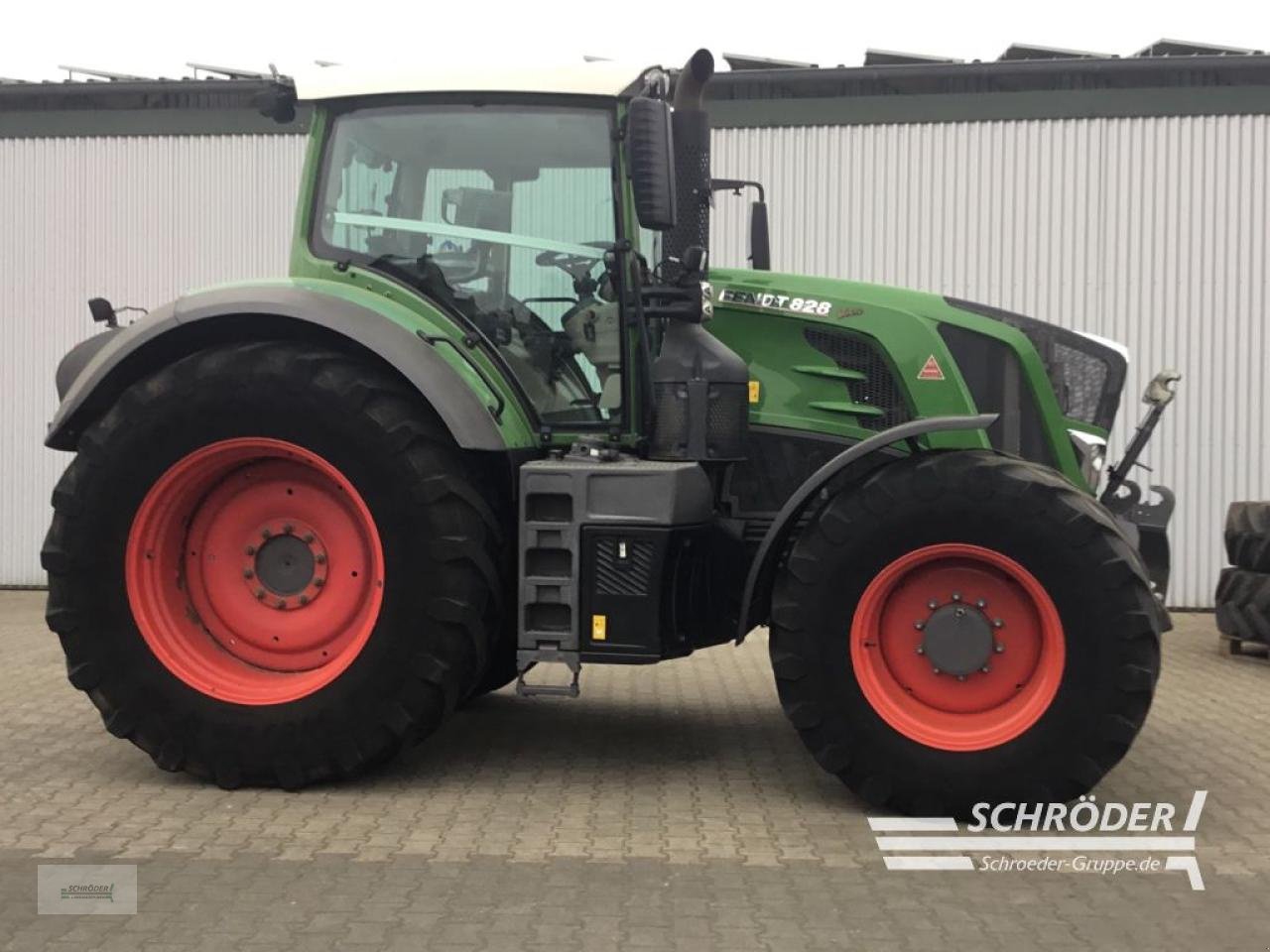 Traktor des Typs Fendt 828 S4 PROFI PLUS, Gebrauchtmaschine in Ahlerstedt (Bild 1)