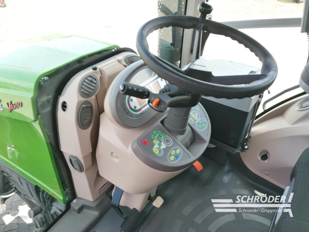 Traktor des Typs Fendt 828 S4 PROFI PLUS, Gebrauchtmaschine in Schwarmstedt (Bild 7)