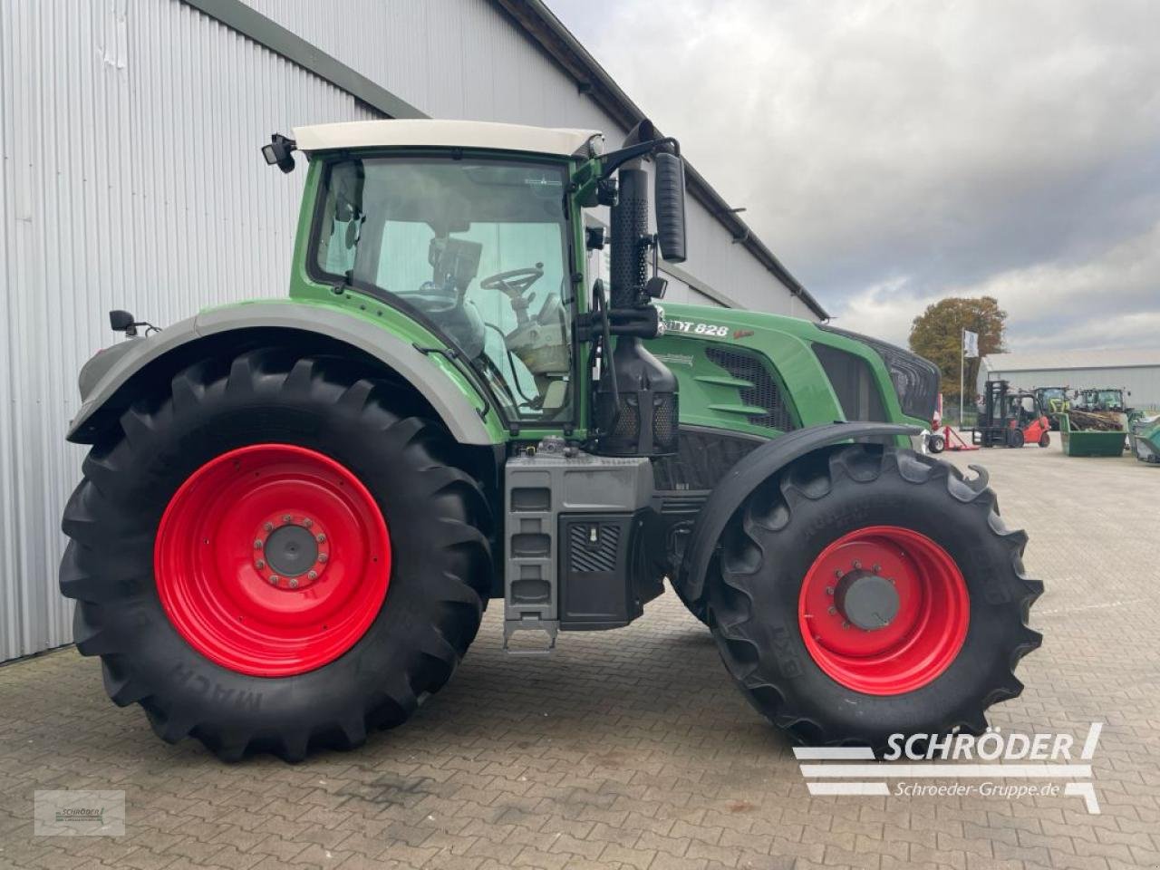 Traktor des Typs Fendt 828 S4 PROFI PLUS, Gebrauchtmaschine in Wildeshausen (Bild 2)