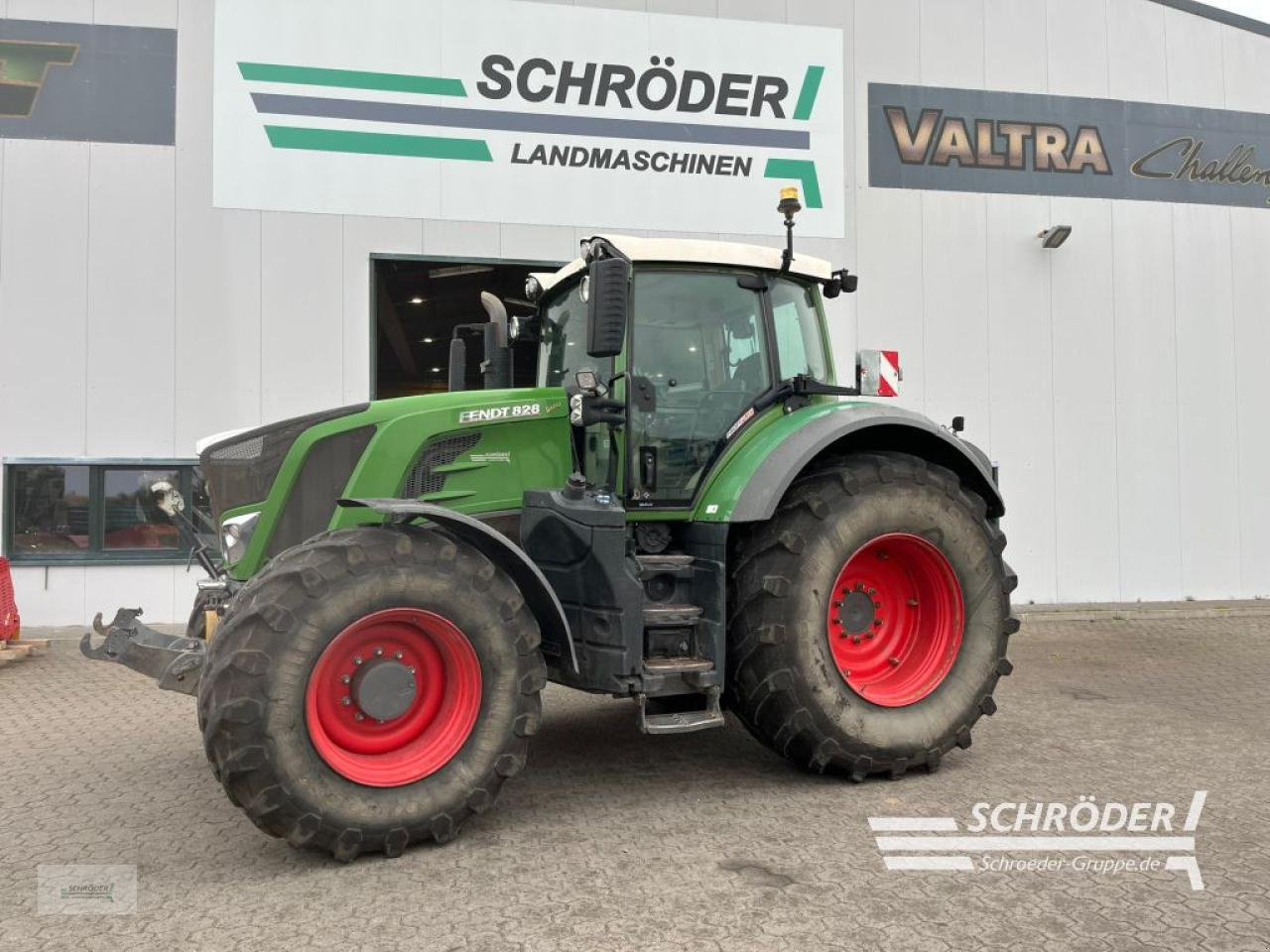 Traktor типа Fendt 828 S4 PROFI PLUS, Gebrauchtmaschine в Leizen (Фотография 16)