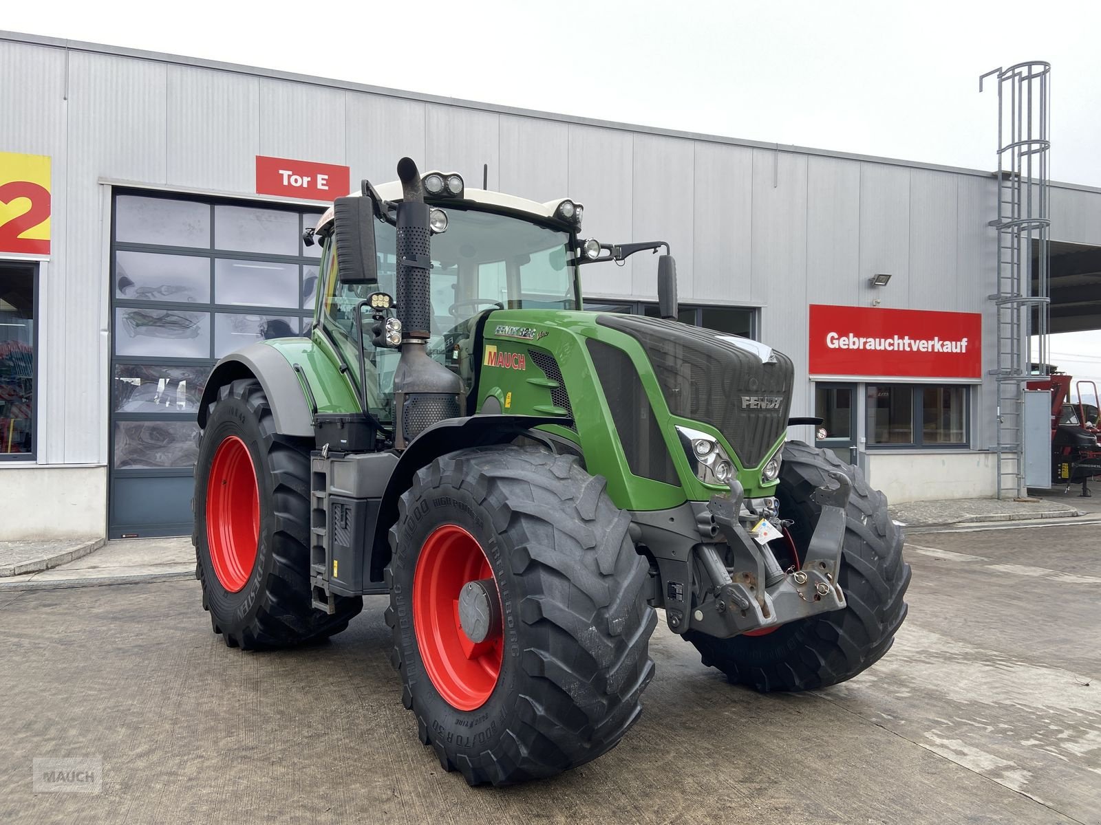 Traktor типа Fendt 828 Vario Profi+, Gebrauchtmaschine в Burgkirchen (Фотография 3)
