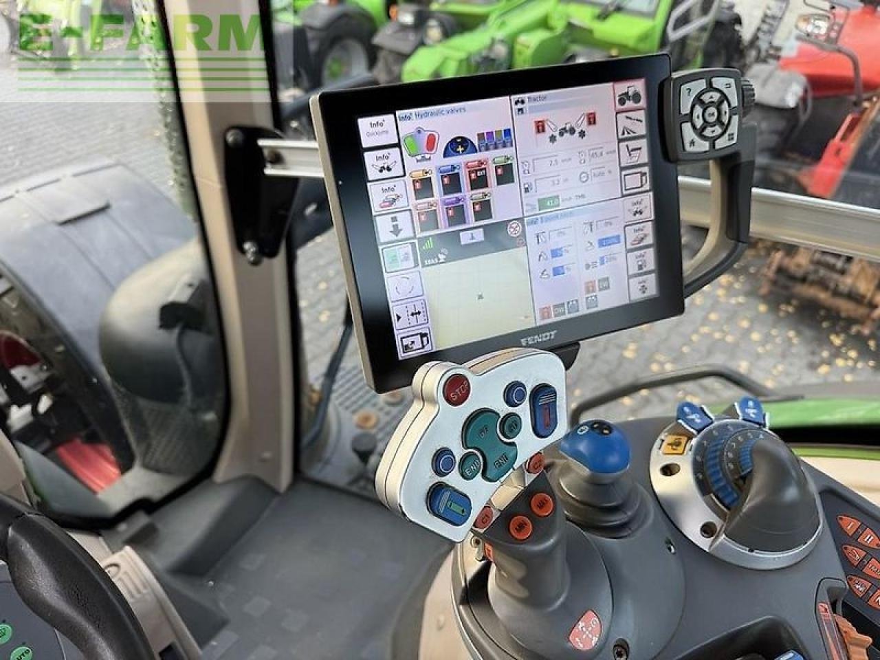 Traktor des Typs Fendt 828 vario profi+ plus nature green / wom / gps navi rtk trimble / tms ProfiPlus, Gebrauchtmaschine in DAMAS?AWEK (Bild 17)