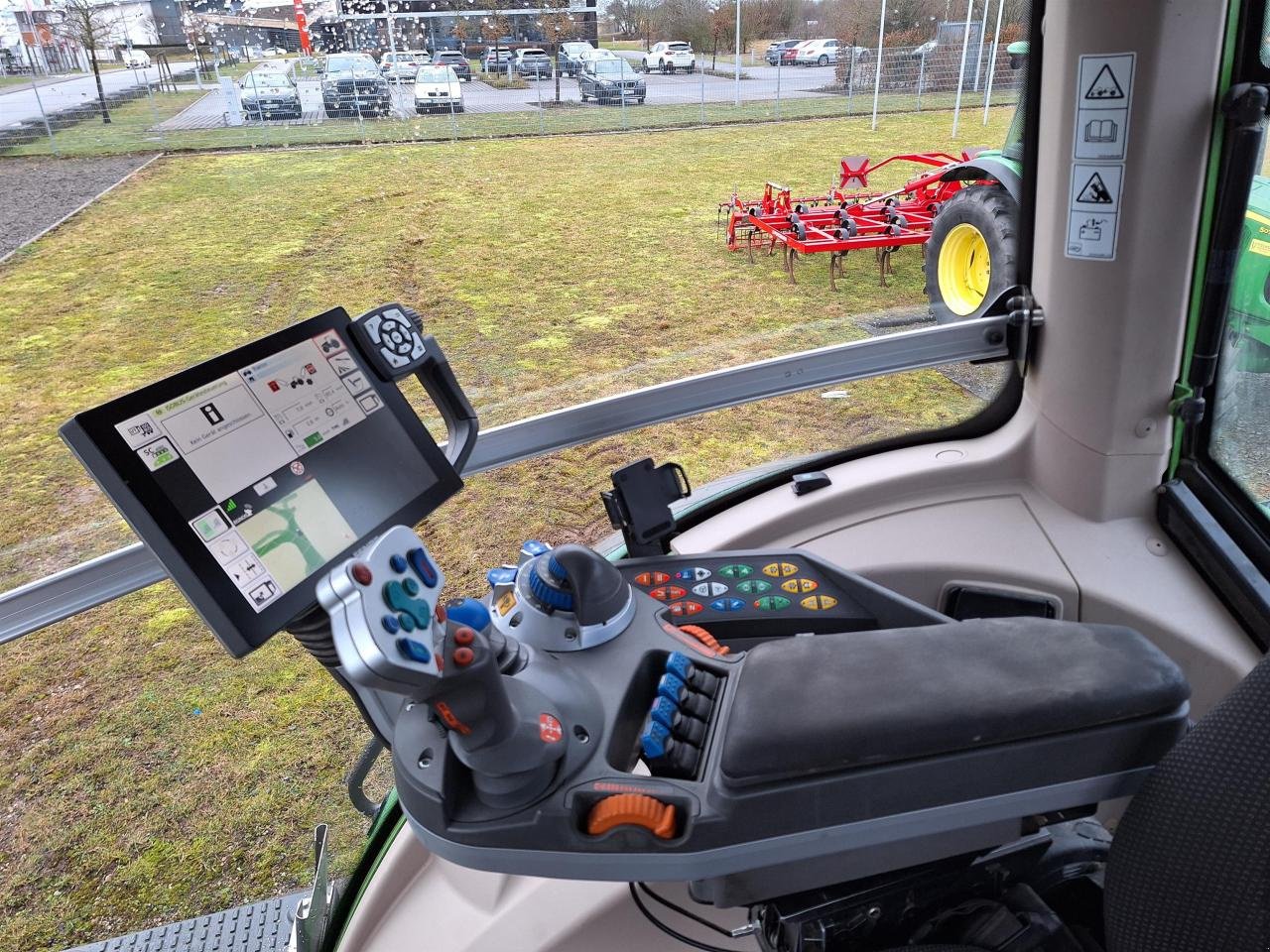 Traktor от тип Fendt 828 Vario Profi Plus, Gebrauchtmaschine в Zweibrücken (Снимка 15)